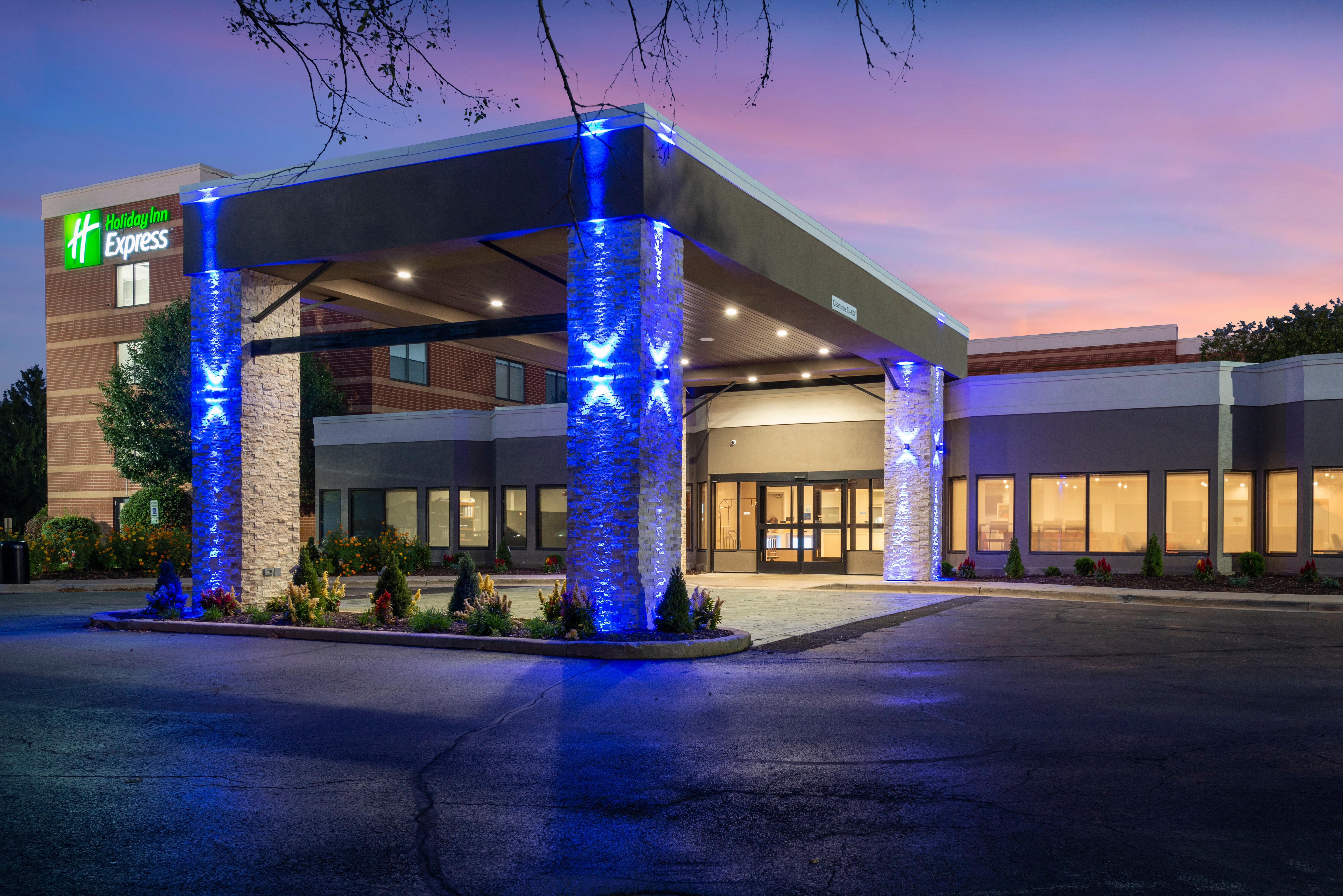 Holiday Inn Express Naperville By Ihg Buitenkant foto