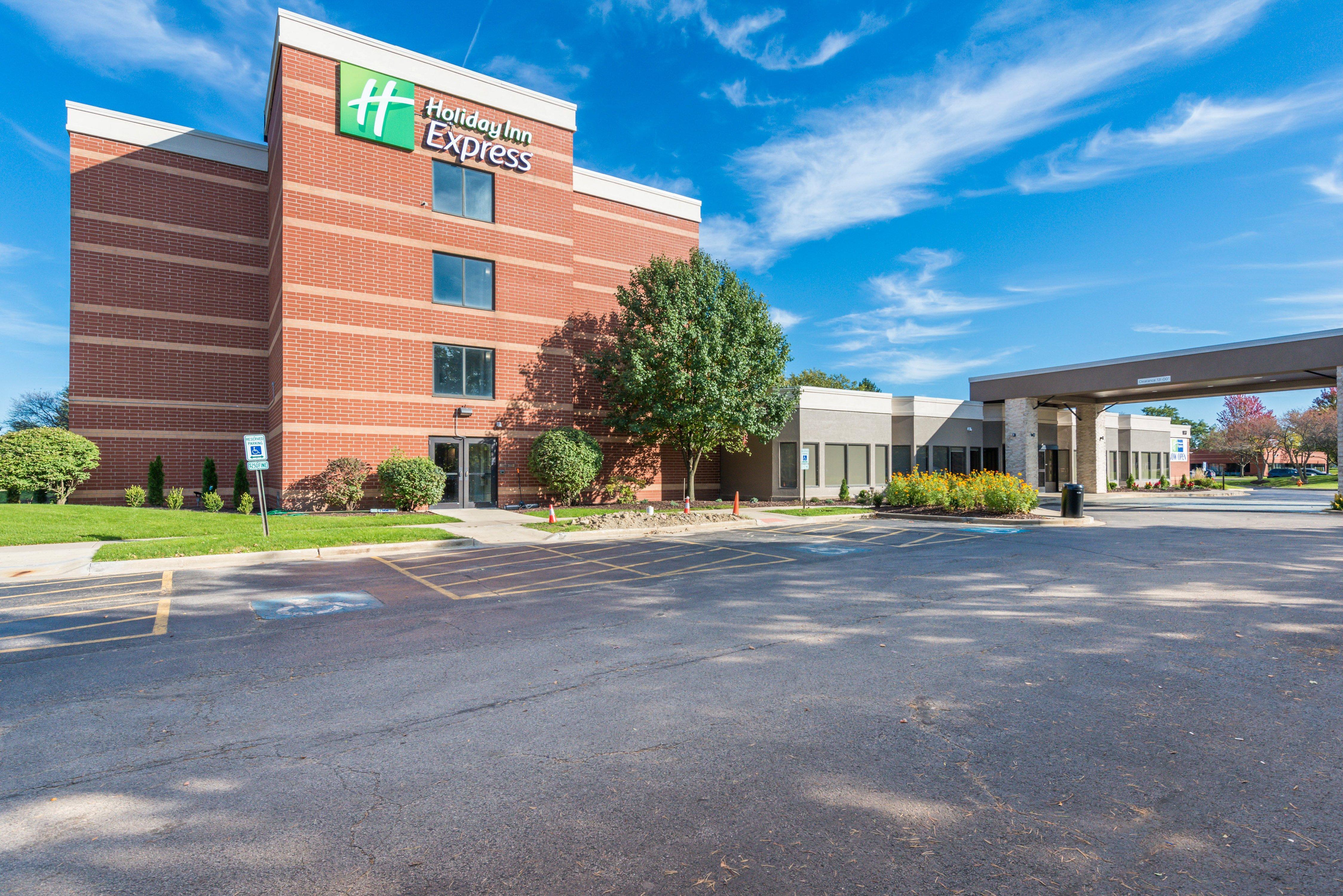 Holiday Inn Express Naperville By Ihg Buitenkant foto
