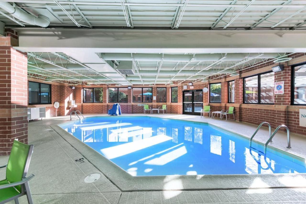 Holiday Inn Express Naperville By Ihg Buitenkant foto